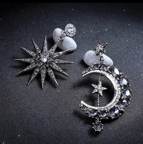 Cz Star Moon Crystal Stud Earrings - Picture 2 of 3